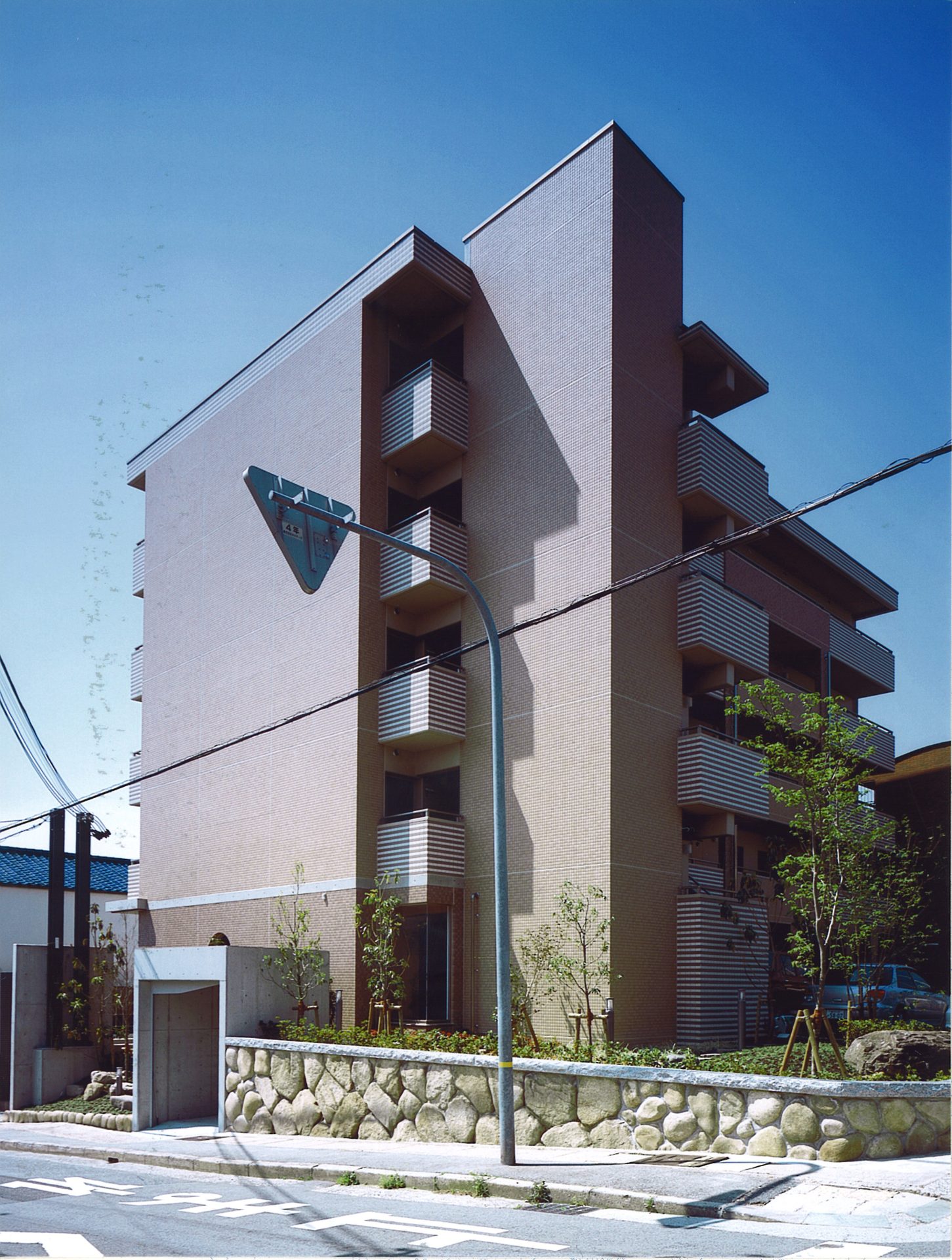 Akasaka Street 1-Chome Apartment New Architecture Work