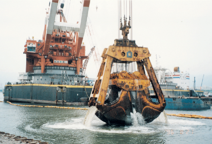 Kobe Port Rokko Island (-12m) Quay Wall Disaster Recovery Work