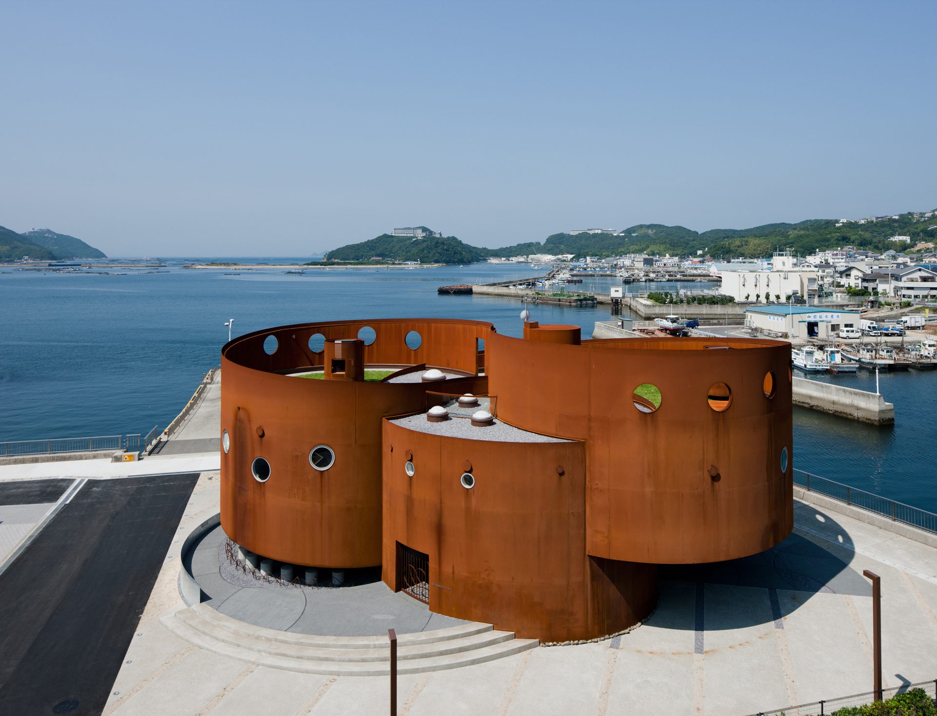 Fukura Port Tsunami Disaster Prevention Station Architecture Work