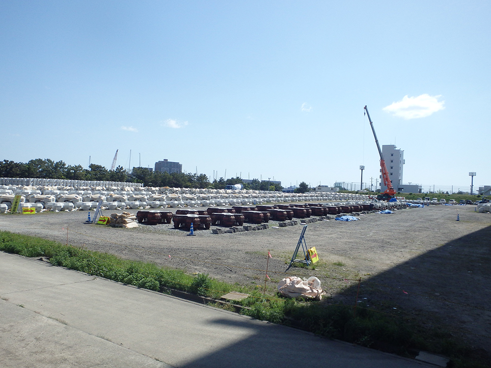 Manufacturing of Armor Blocks for the Amagasaki/Nishinomiya/Ashiya Port Coastline (Part 1)