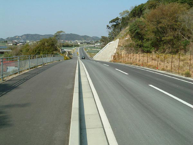 広域営農団地農道整備事業(オニオン道路)